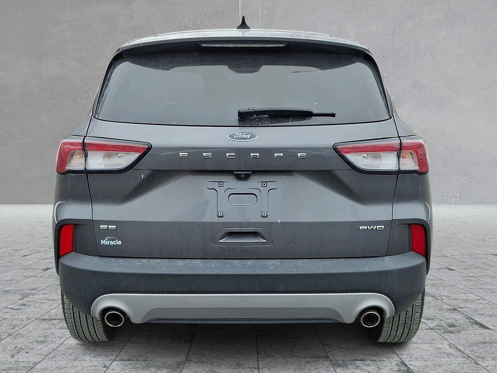 Used 2022 Ford Escape SE image 5