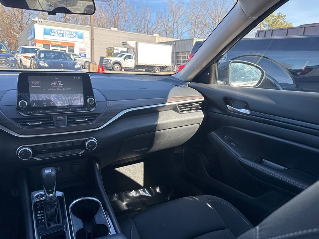 Used 2024 Nissan Altima 2.5 SV image 11