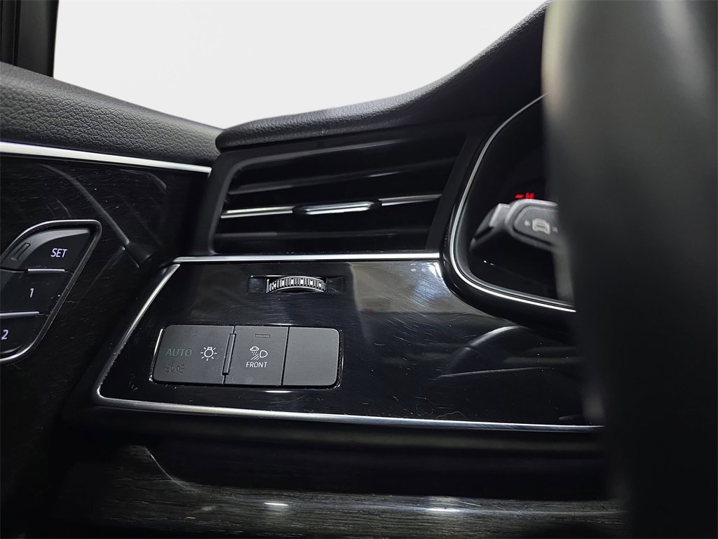 Used 2023 Audi Q7 2.0T Premium w/ Towing Package image 26