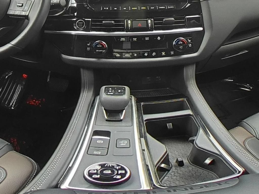 Used 2023 Nissan Pathfinder Platinum AWD/4WD image 29