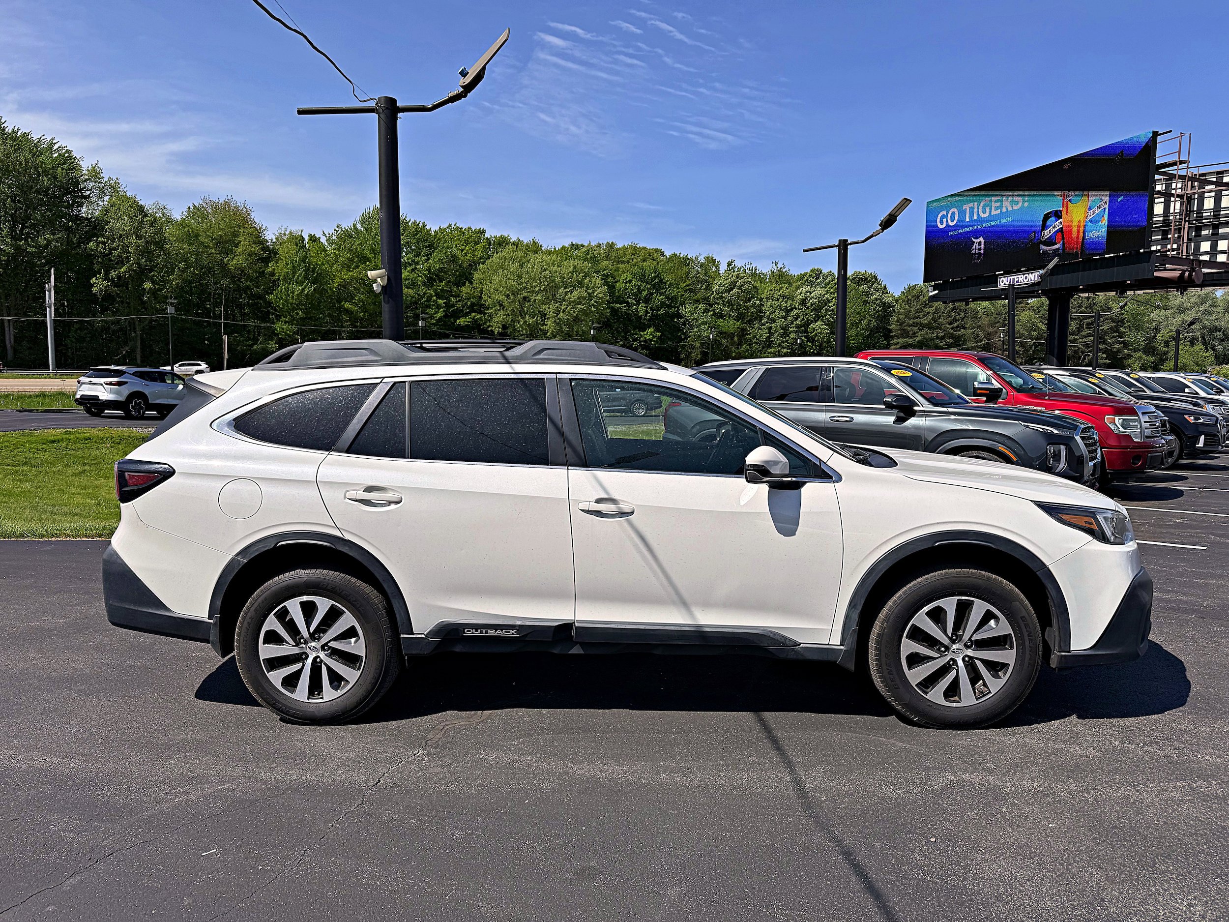Used 2020 Subaru Outback Premium AWD/4WD image 10