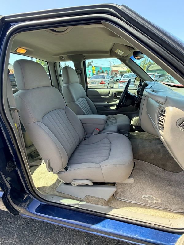 Used 2003 Chevrolet S10 Pickup LS w/ Convenience Package RWD image 19
