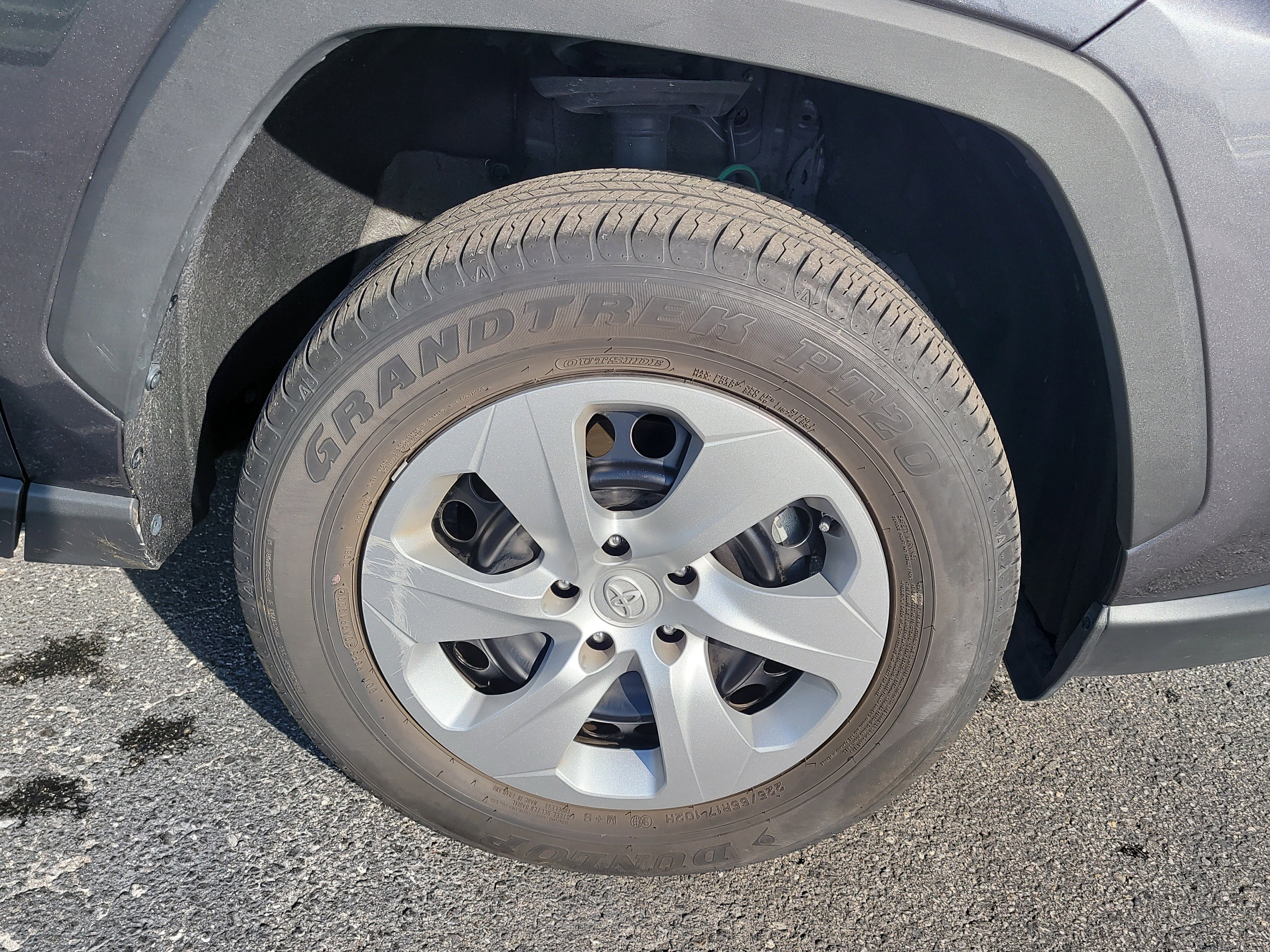 Used 2023 Toyota RAV4 LE image 9