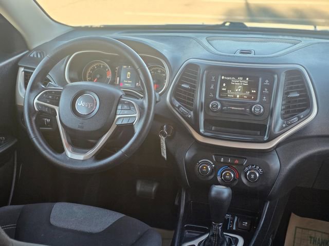 Used 2016 Jeep Cherokee Sport image 25