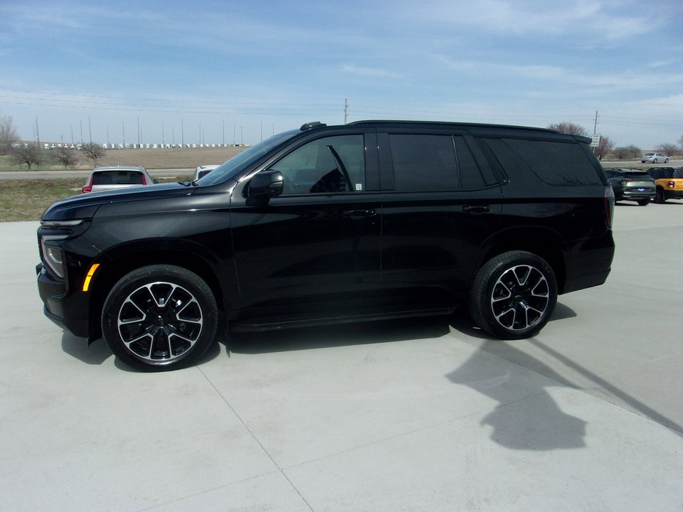 Used 2025 Chevrolet Tahoe RST w/ RST Capability Package image 7