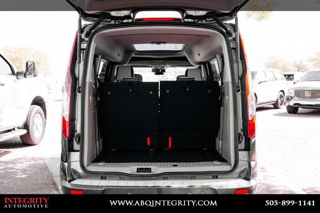 Used 2019 Ford Transit Connect Titanium w/ Titanium Premium Package FWD image 18