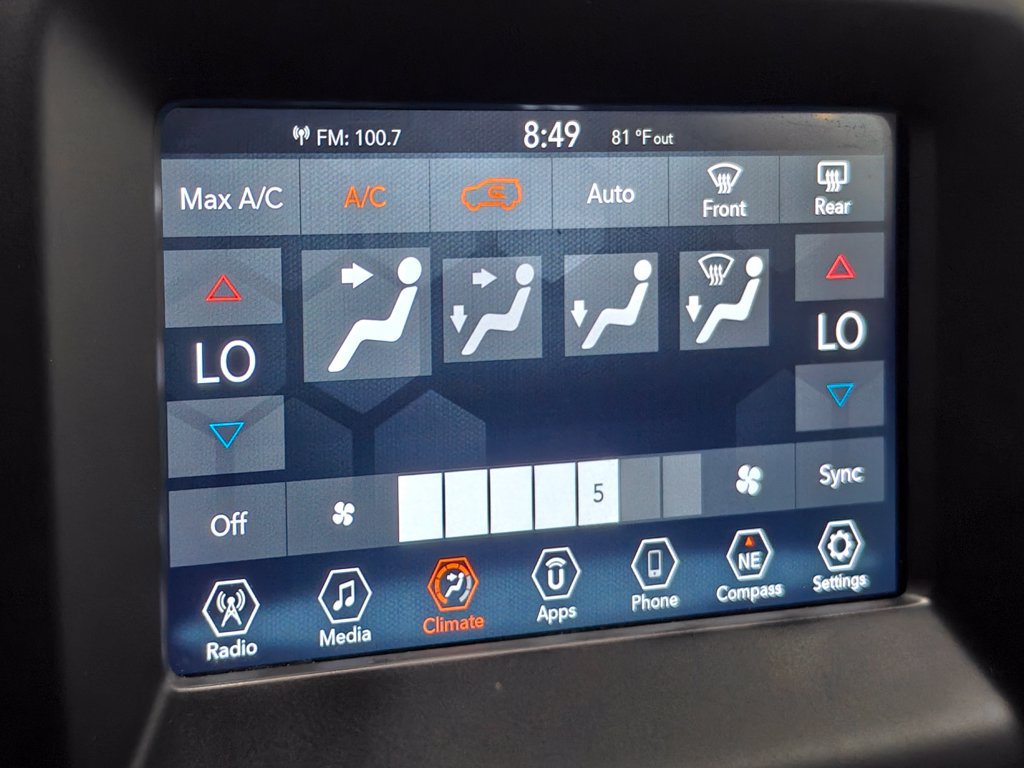Used 2019 Jeep Compass Latitude AWD/4WD image 30