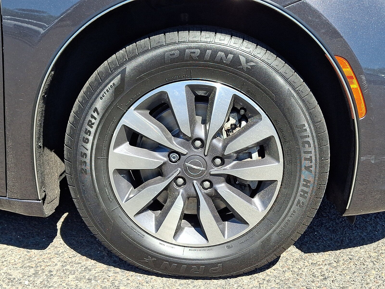 Used 2023 Chrysler Pacifica Touring-L FWD image 8