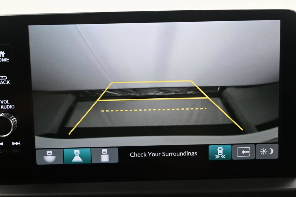 Certified 2025 Honda Pilot Touring image 16