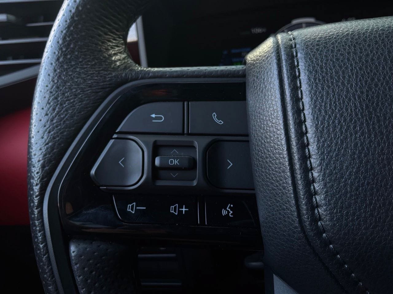 Used 2024 Toyota Sequoia TRD Pro AWD/4WD image 47