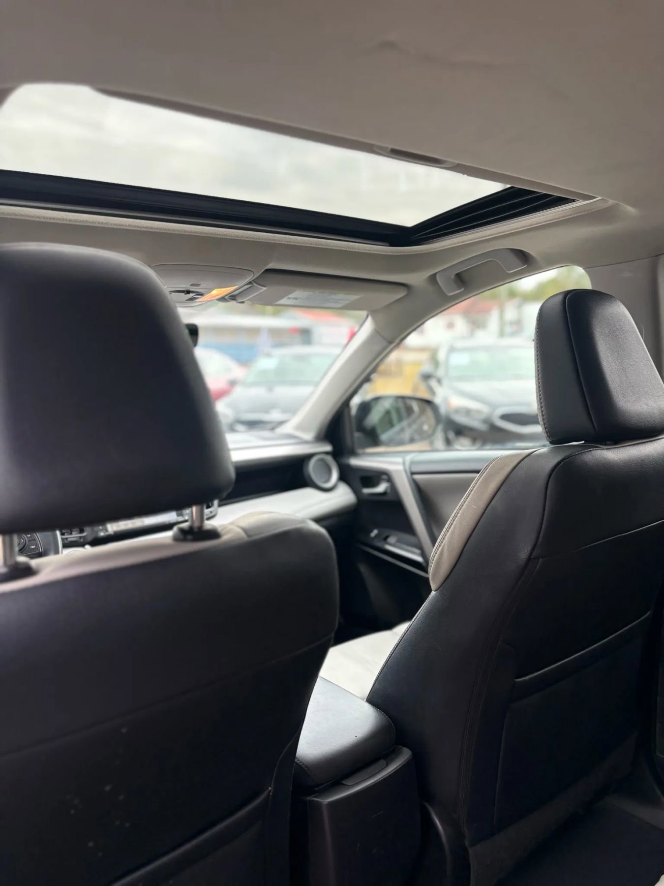 Used 2016 Toyota RAV4 Limited image 34