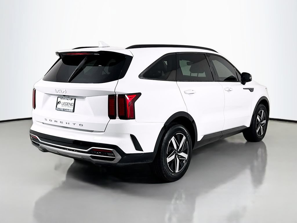 Used 2022 Kia Sorento EX w/ Panoramic Sunroof Package FWD image 5