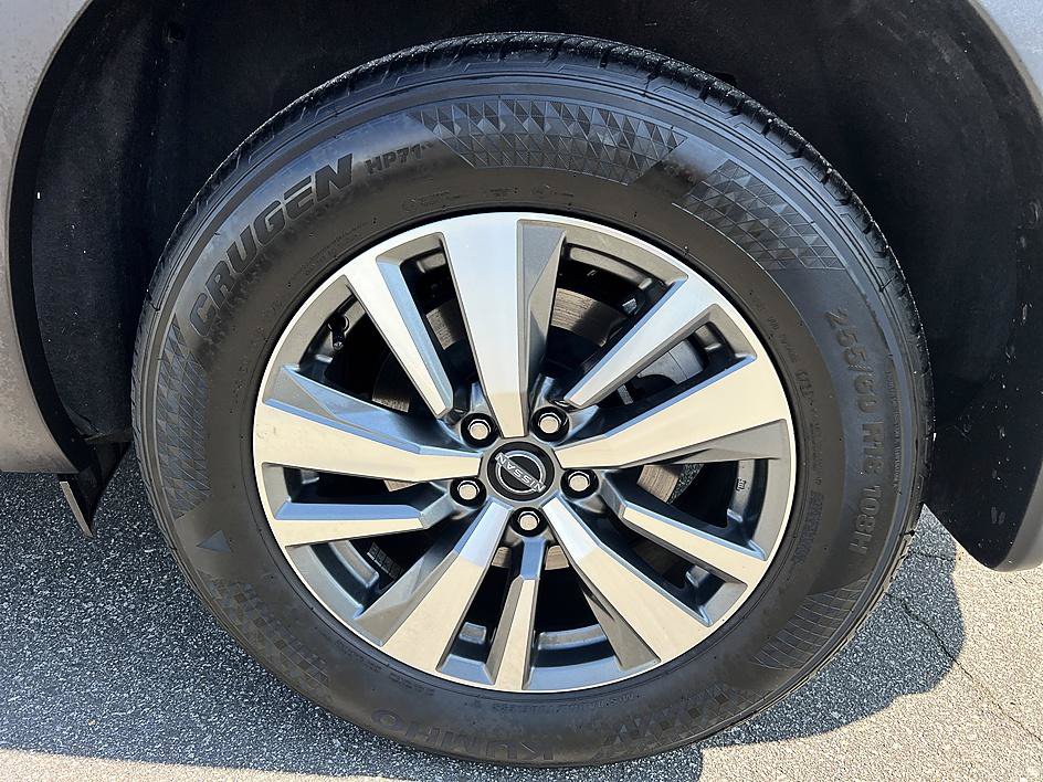 Certified 2025 Nissan Pathfinder SL w/ Cargo Package FWD image 10