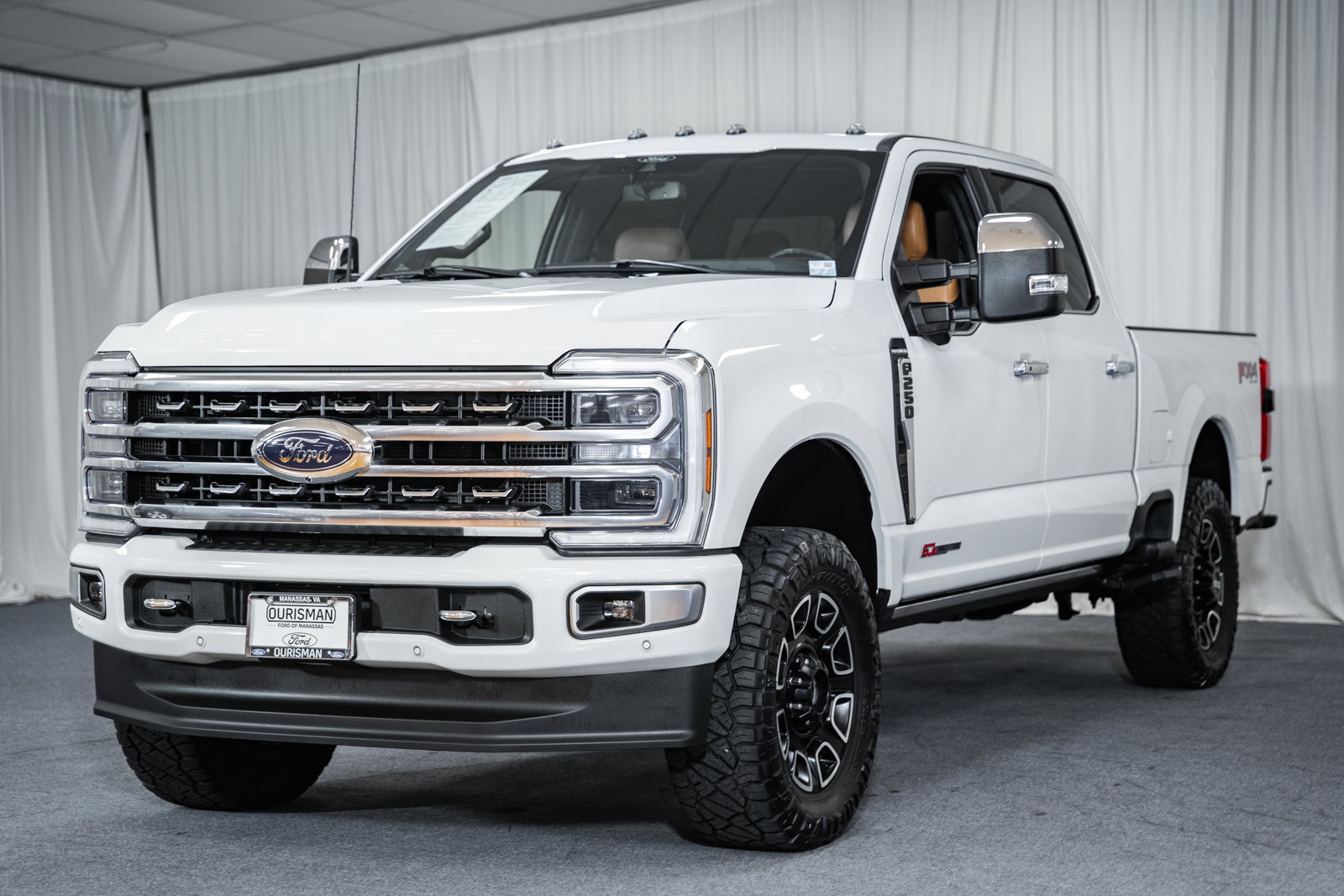 Used 2024 Ford F250 Platinum AWD/4WD image 3