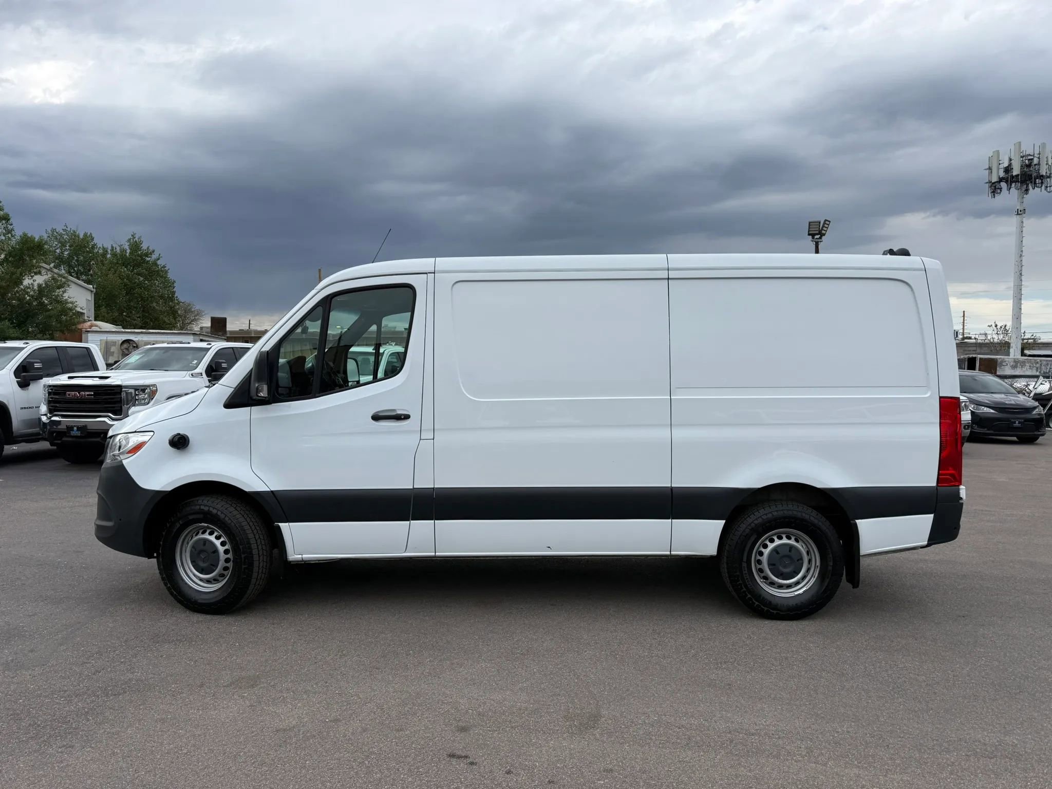 Used 2022 Mercedes-Benz Sprinter 1500 image 3