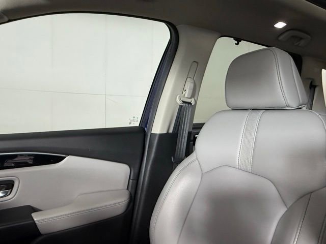 Used 2025 Honda Pilot Touring image 14
