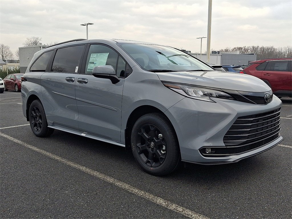New 2026 Toyota Sienna XLE Woodland Edition image 3