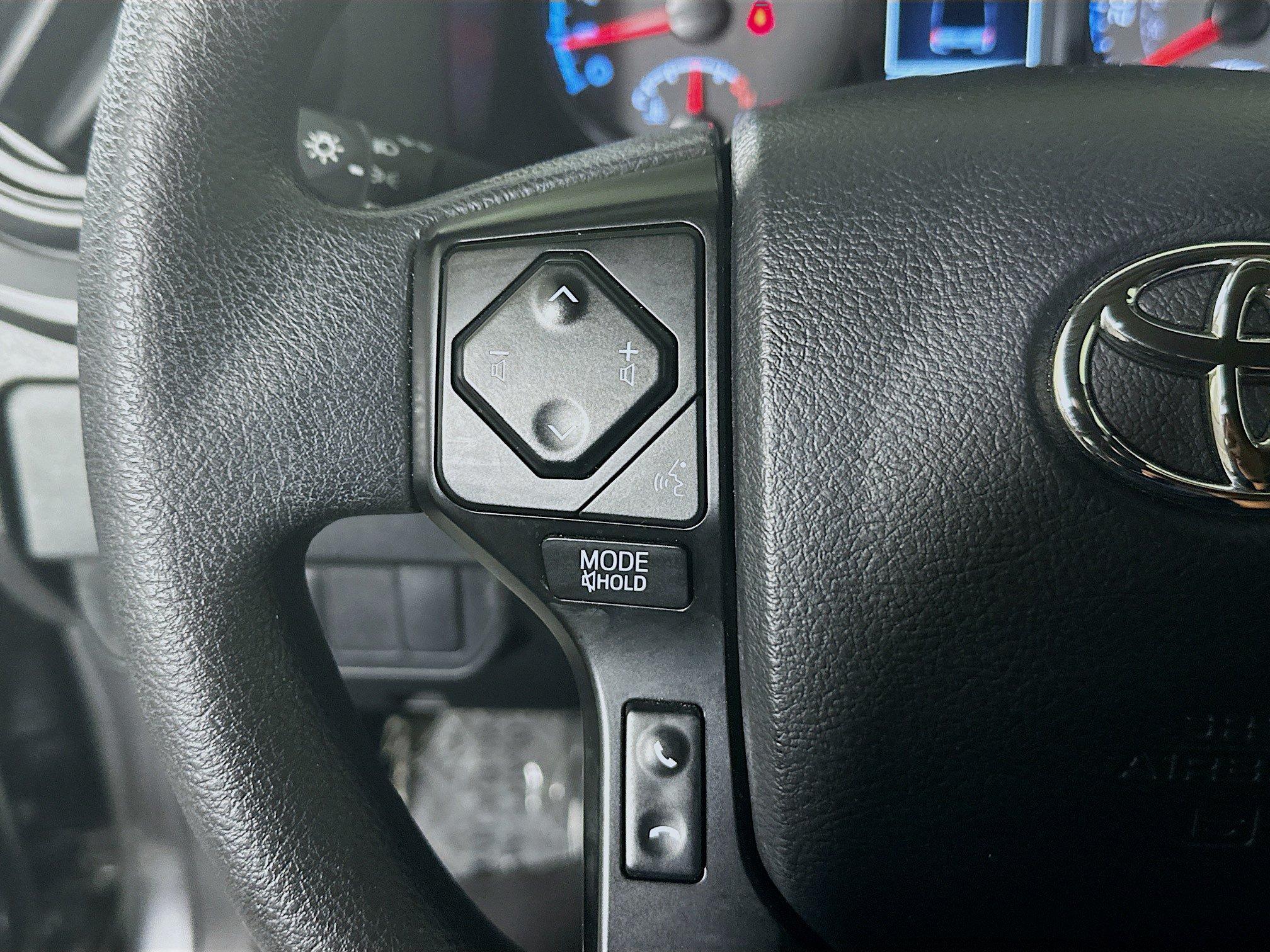 Used 2023 Toyota Tacoma SR w/ SR Convenience Package RWD image 16