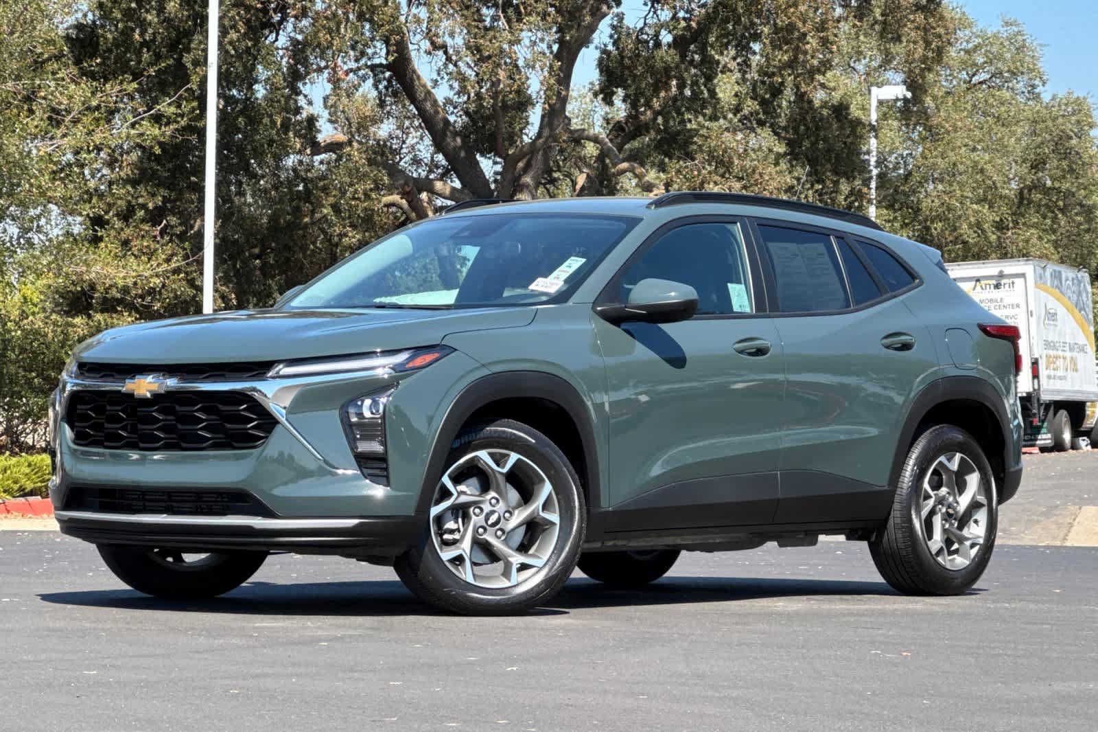 Used 2025 Chevrolet Trax LT