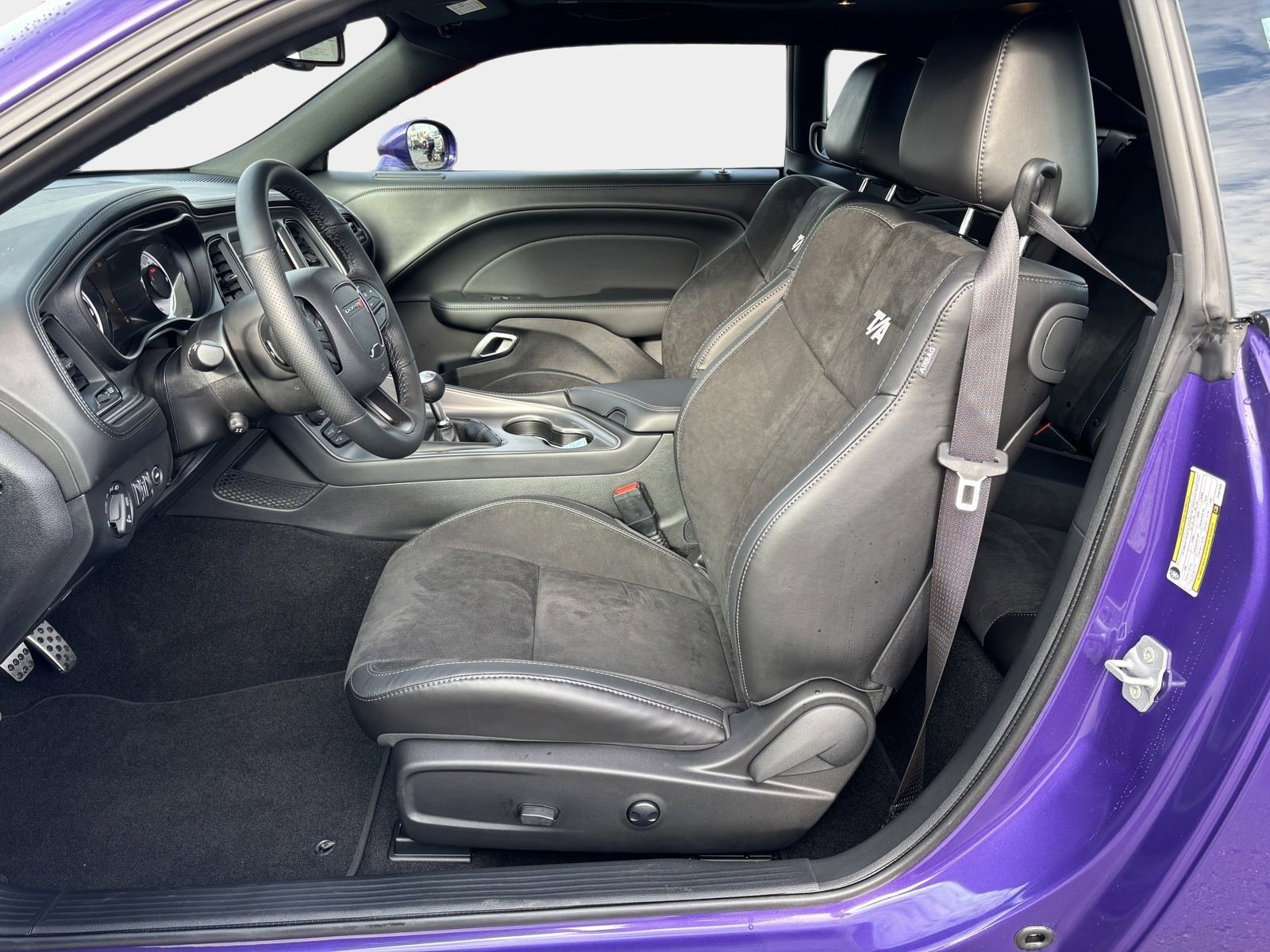 Used 2023 Dodge Challenger R/T w/ T/A Package image 9