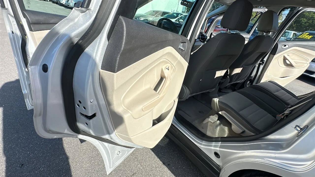 Used 2013 Ford C-MAX SE FWD image 26