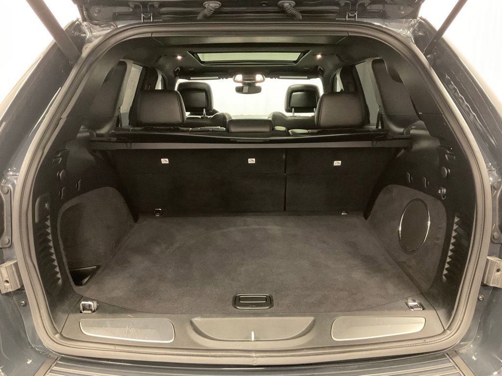 Used 2018 Jeep Grand Cherokee Trailhawk w/ Trailhawk Luxury Group image 40