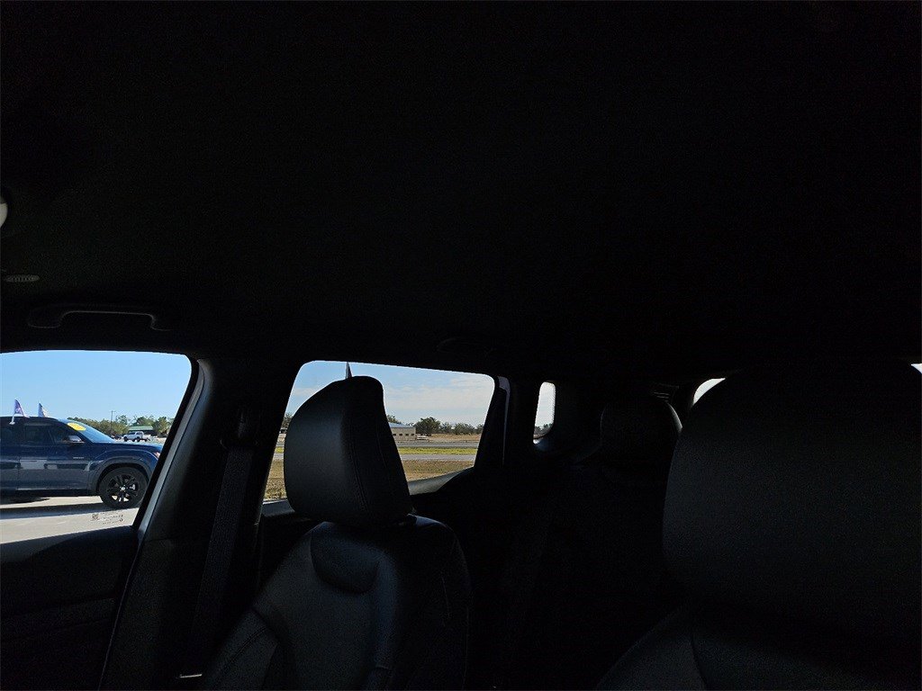 New 2026 Jeep Compass Latitude image 21