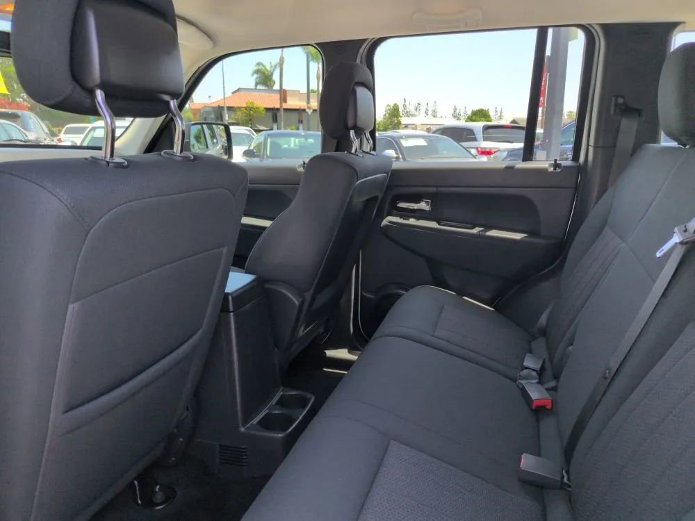 Used 2011 Jeep Liberty Sport image 23