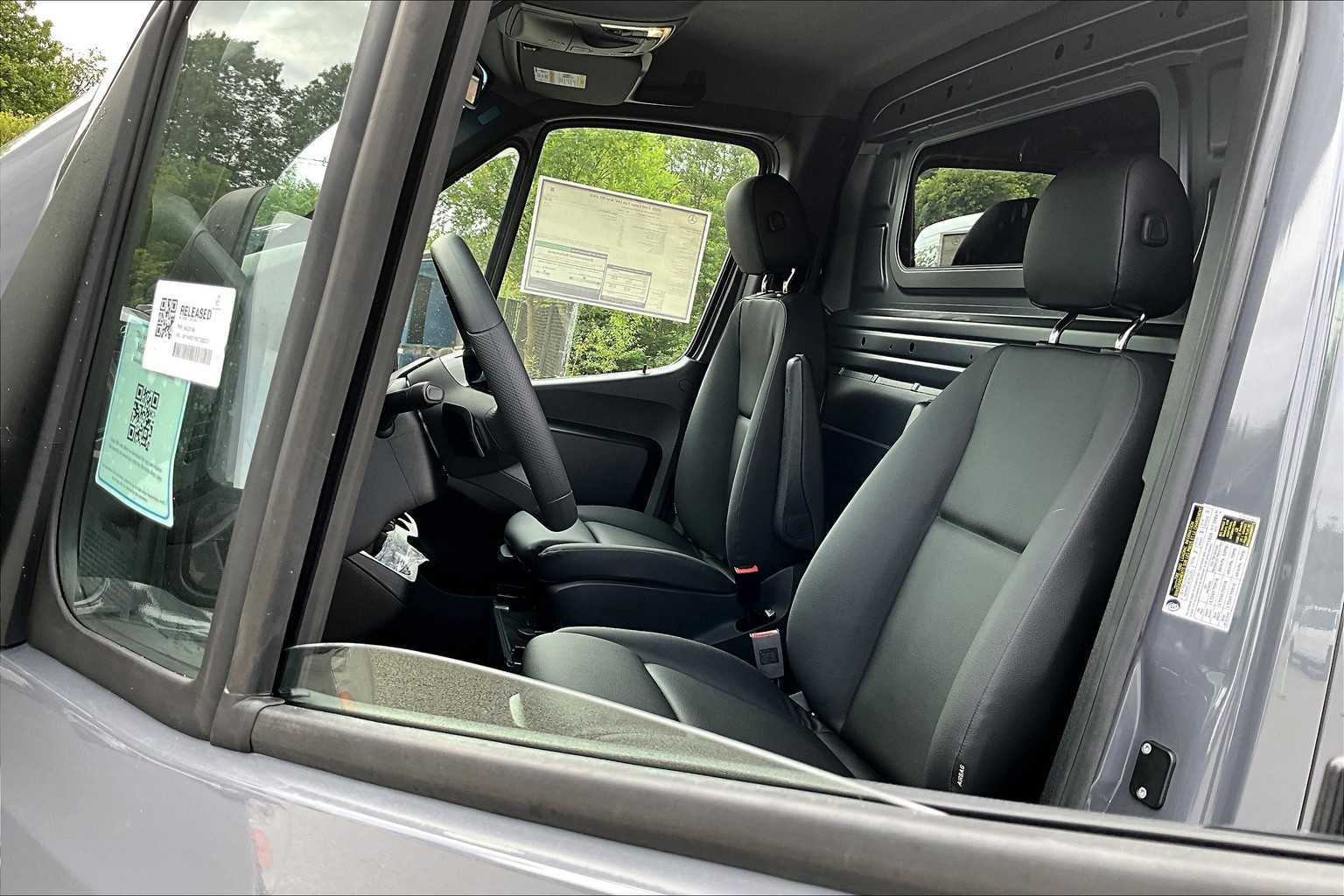 New 2025 Mercedes-Benz Sprinter 2500 image 14