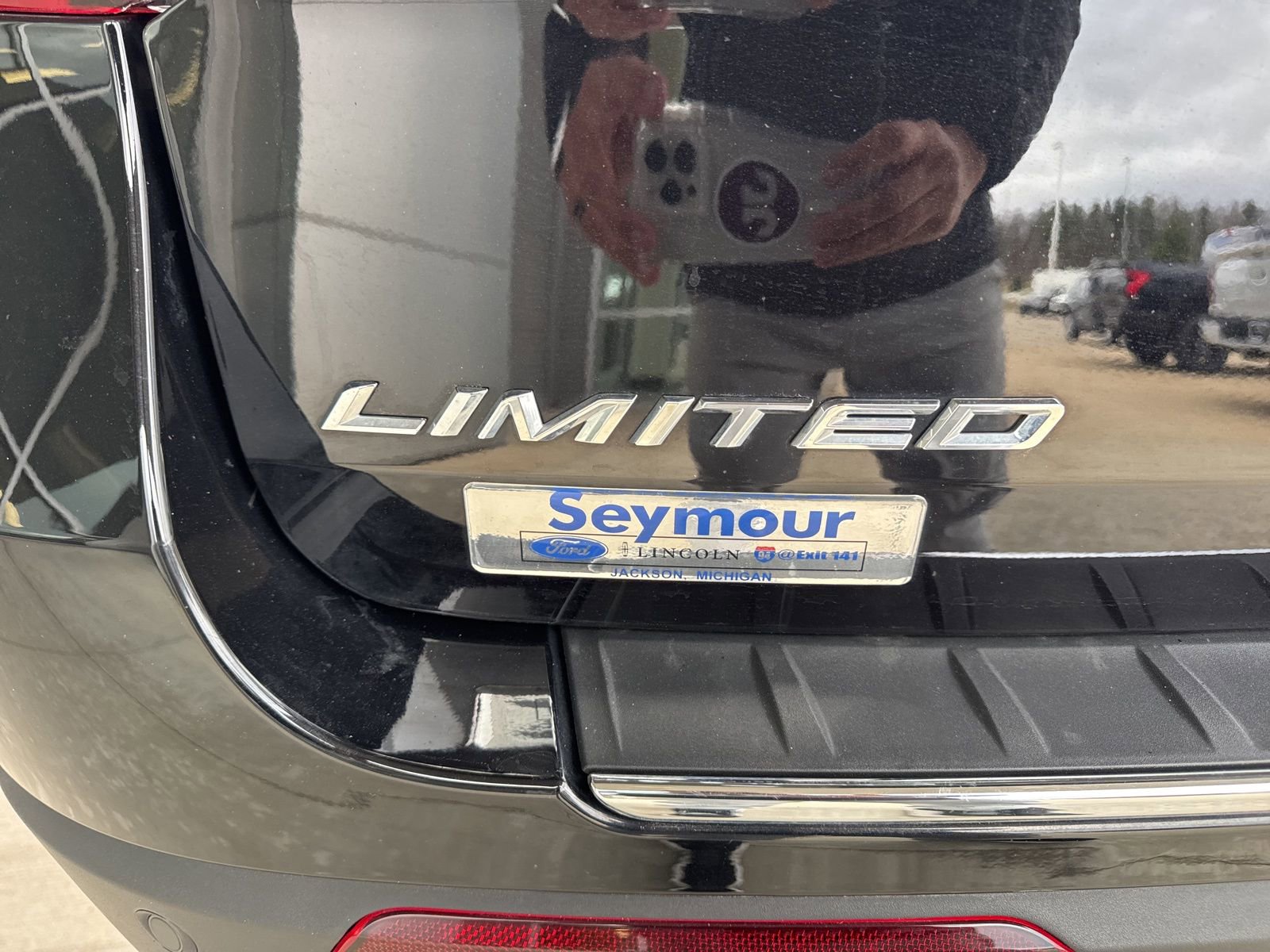 Certified 2024 Ford Explorer Limited w/ Limited Technology Package AWD/4WD image 15