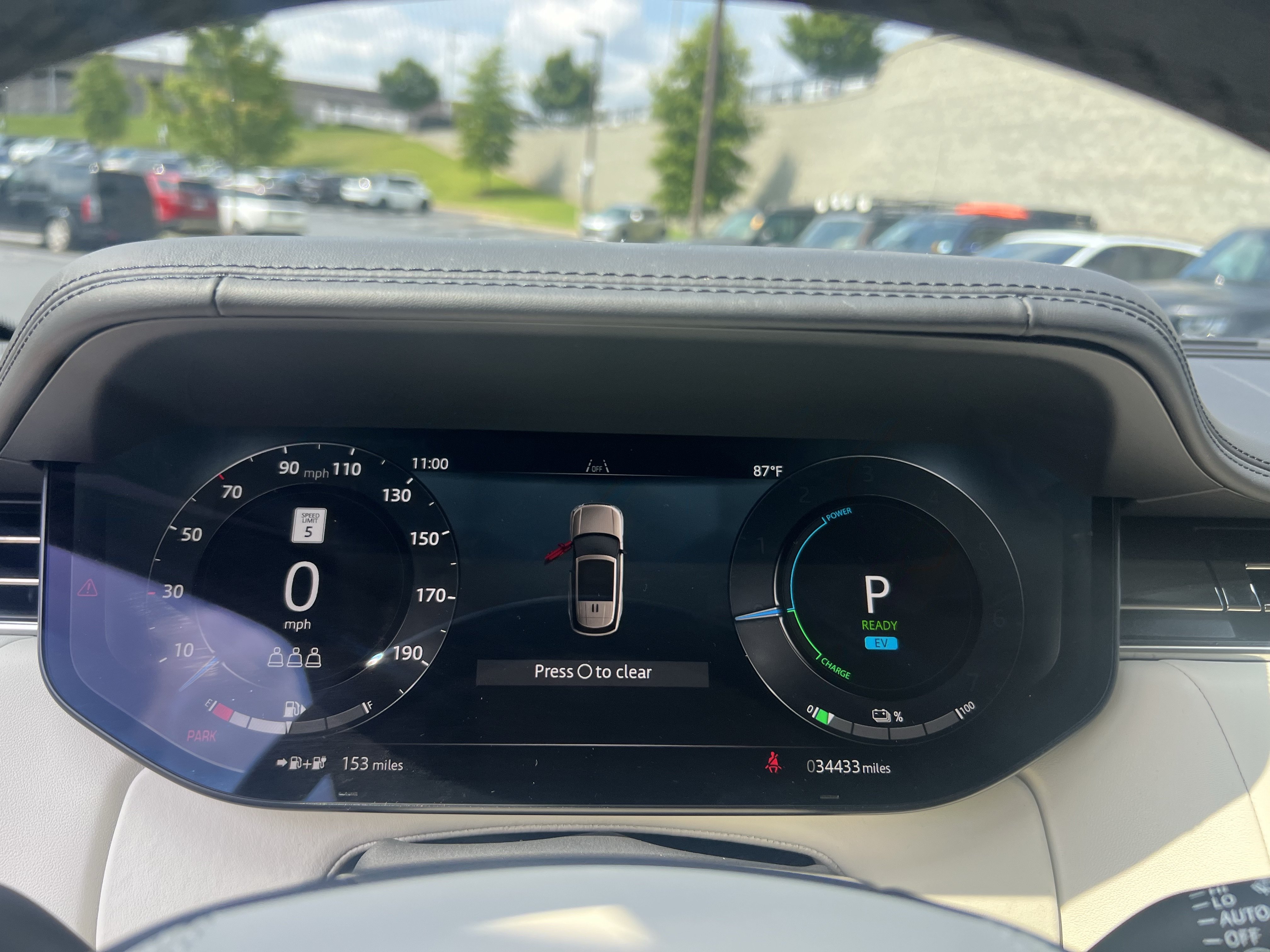Certified 2025 Land Rover Range Rover SE AWD/4WD image 24