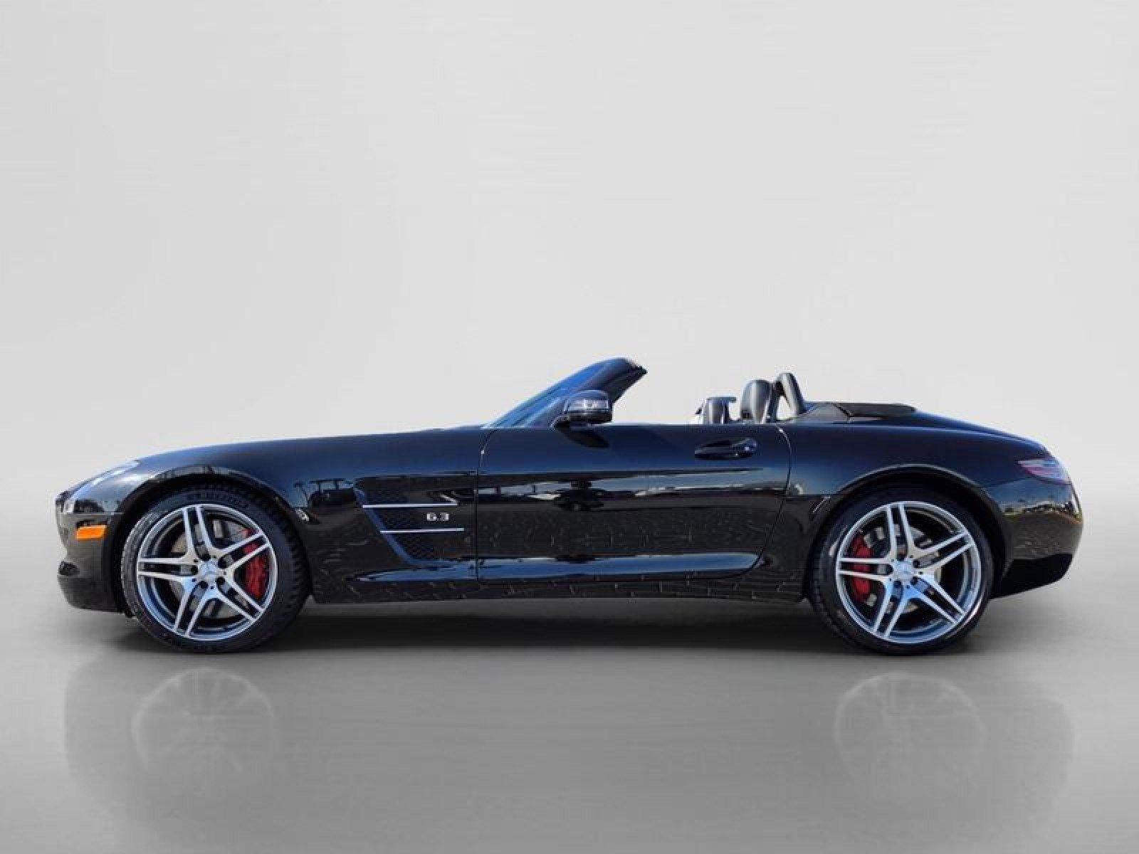 Used 2012 Mercedes-Benz SLS AMG Roadster image 2
