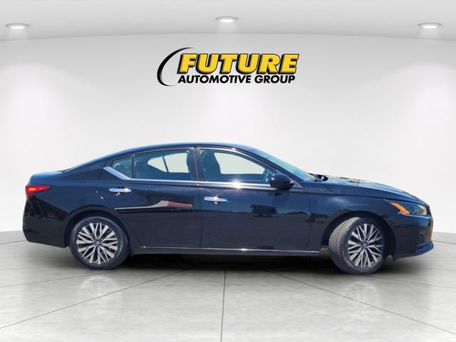 Certified 2023 Nissan Altima 2.5 SV FWD image 3