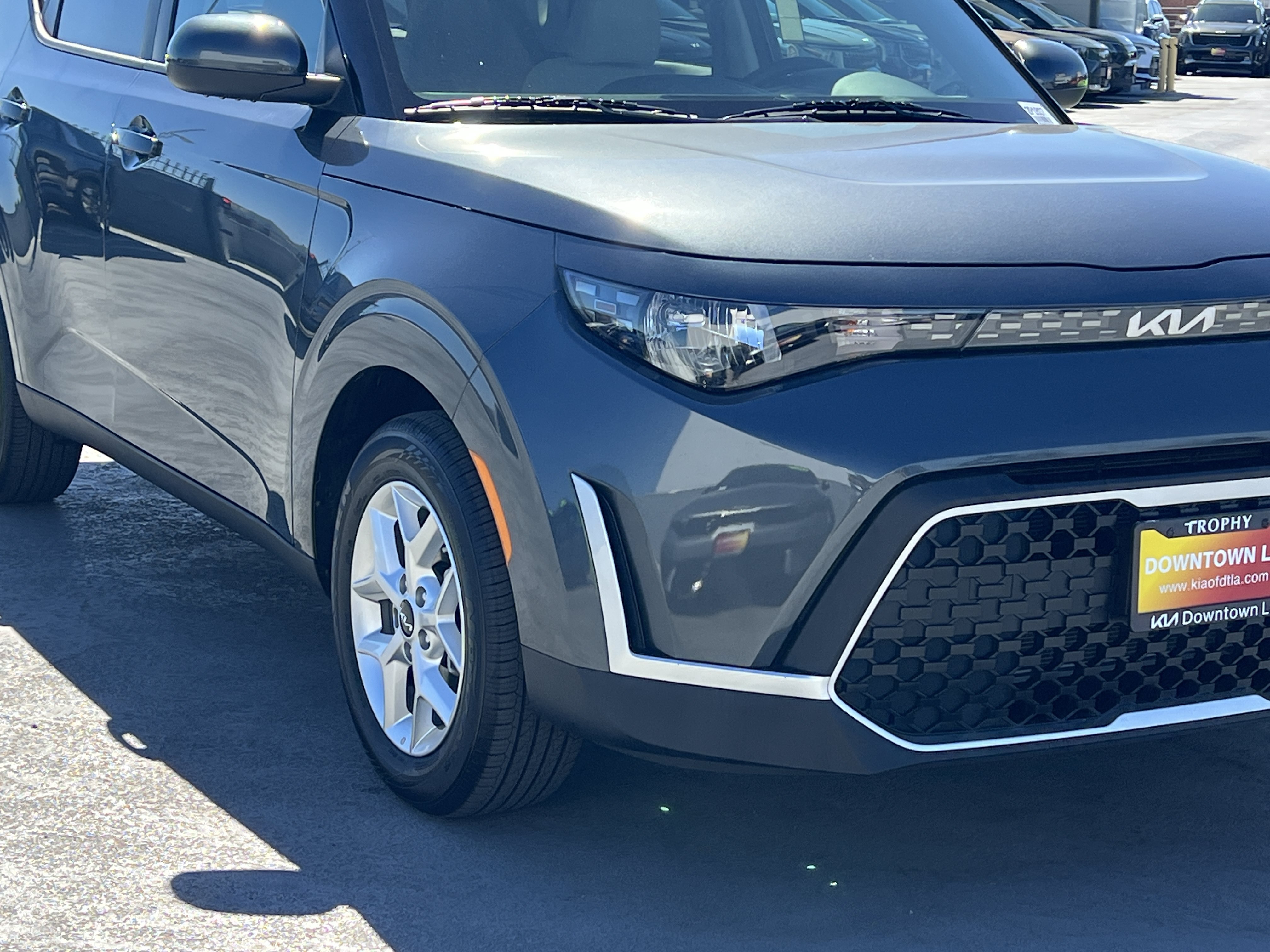 Used 2025 Kia Soul LX w/ LX Technology Package FWD image 11