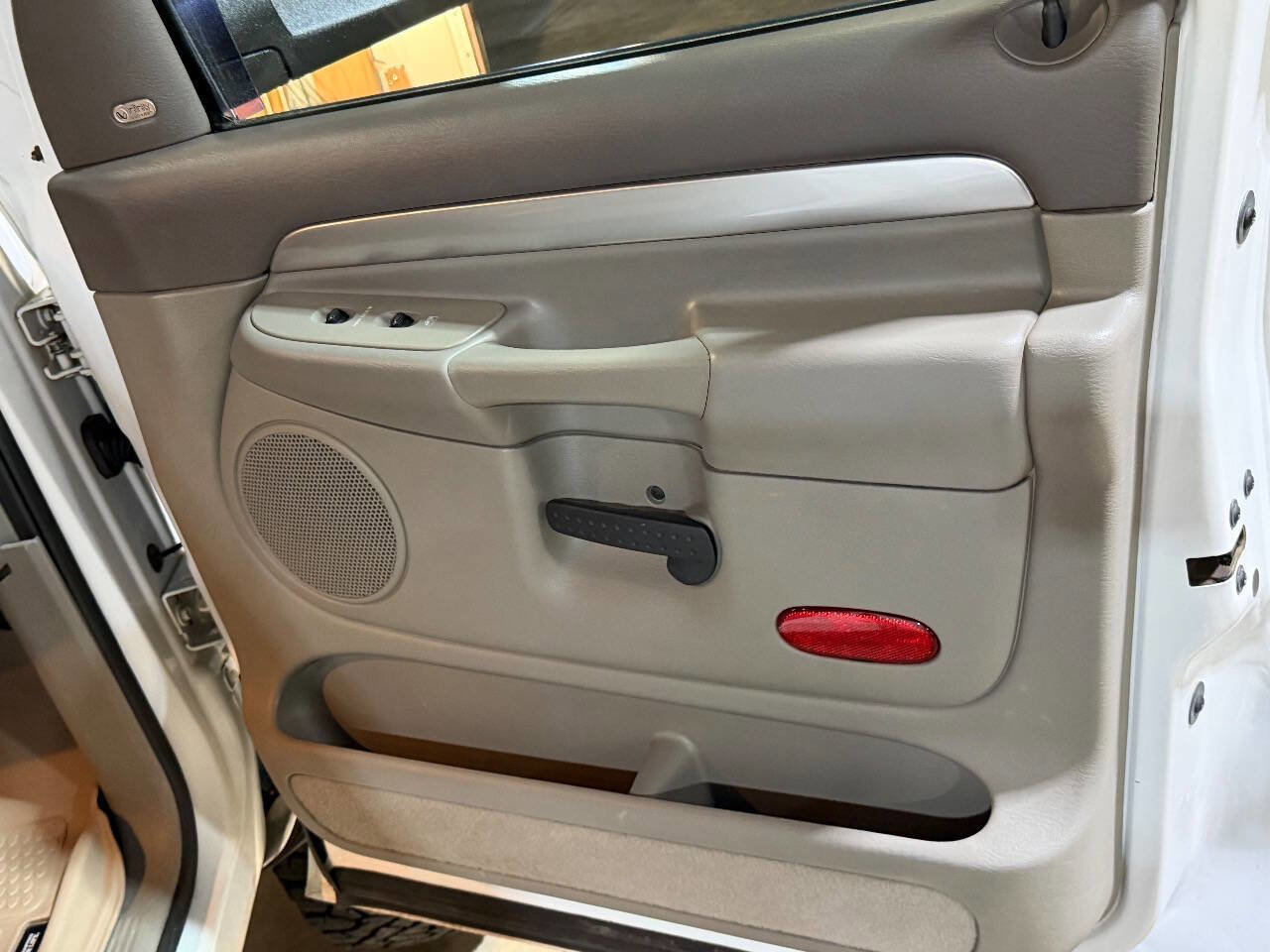 Used 2005 Dodge Ram 3500 Truck SLT AWD/4WD image 31