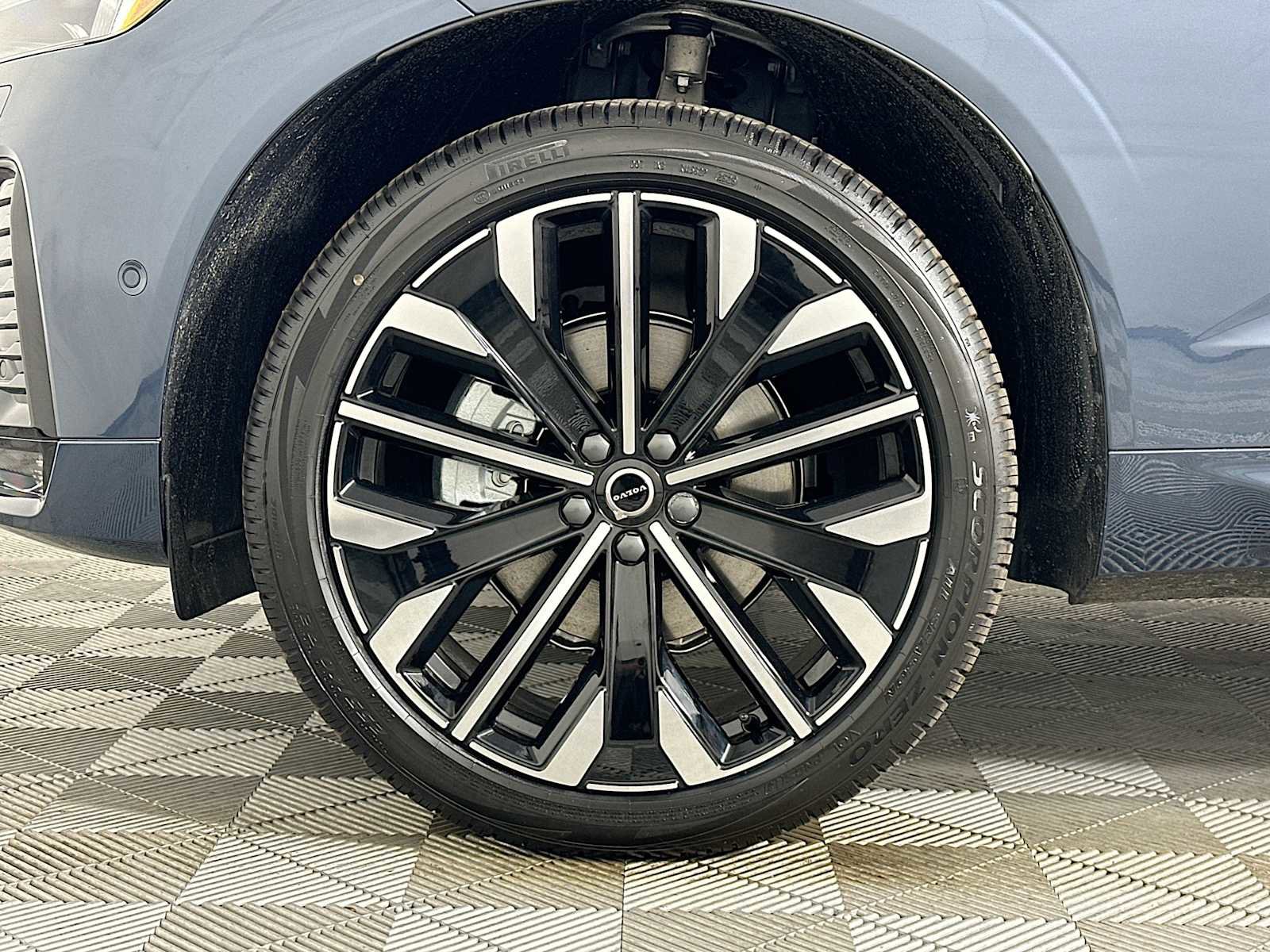 New 2026 Volvo XC60 B5 Ultra w/ Protection Package Premier image 30