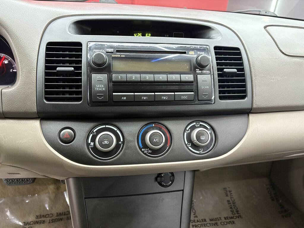 Used 2005 Toyota Camry LE FWD image 17