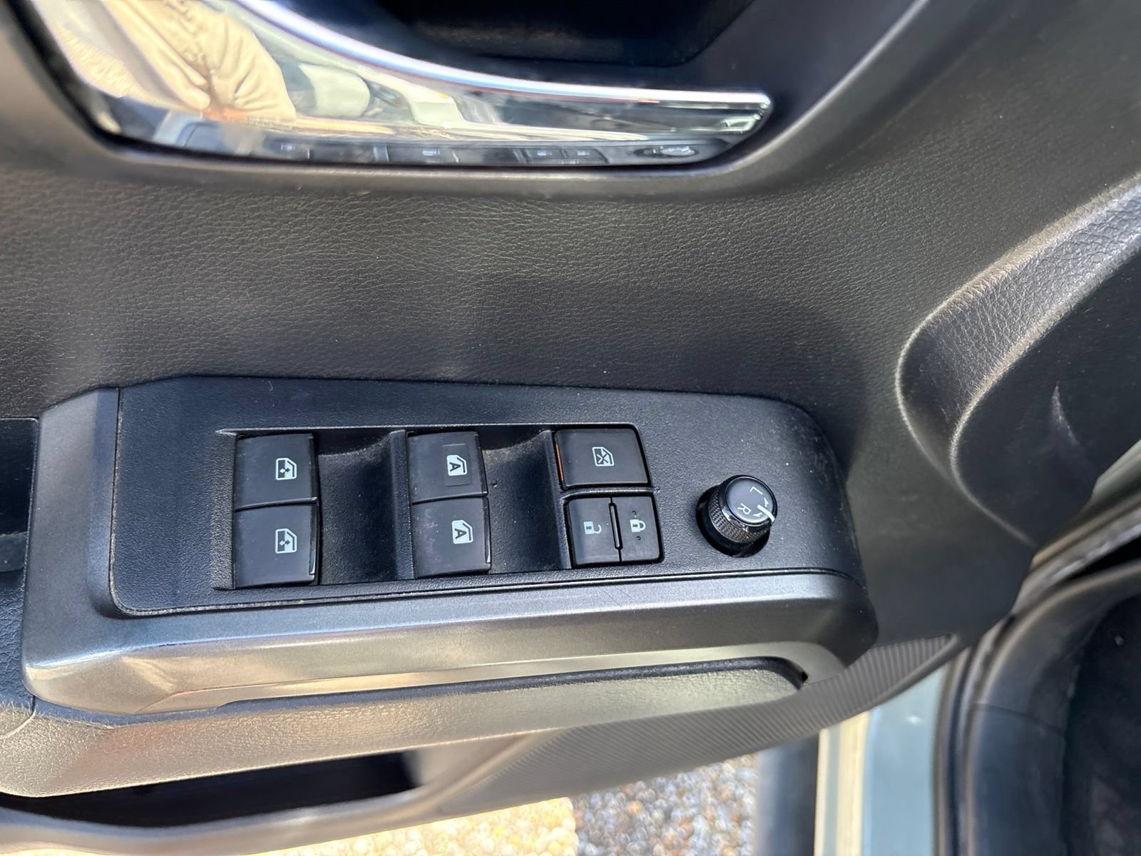 Used 2022 Toyota Tacoma TRD Off-Road w/ Technology Package RWD image 14