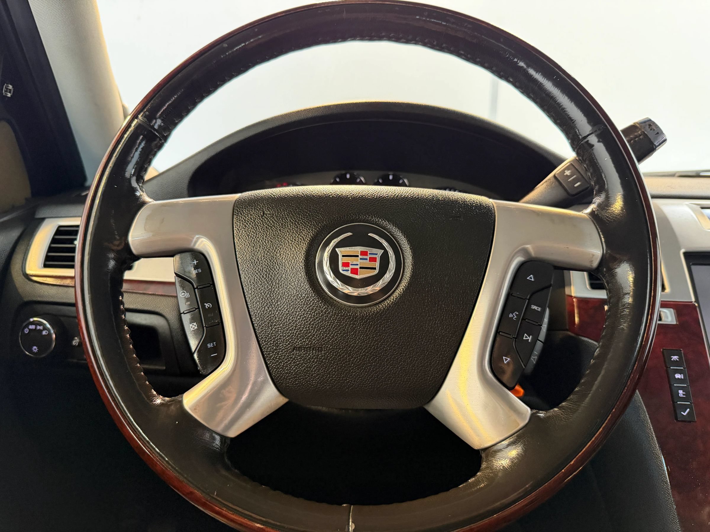 Used 2008 Cadillac Escalade AWD image 12