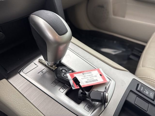 Used 2011 Subaru Outback 2.5i Limited image 30