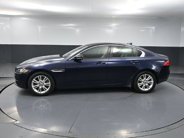 Used 2018 Jaguar XE Premium AWD/4WD image 7