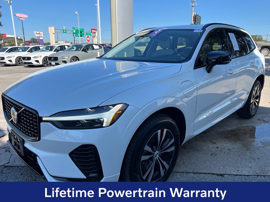 Certified 2025 Volvo XC60 T8 Core AWD/4WD image 3