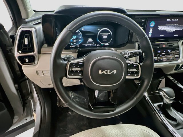 Certified 2023 Kia Sorento SX FWD image 11