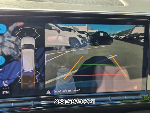 Certified 2024 Volkswagen Atlas SE FWD image 23