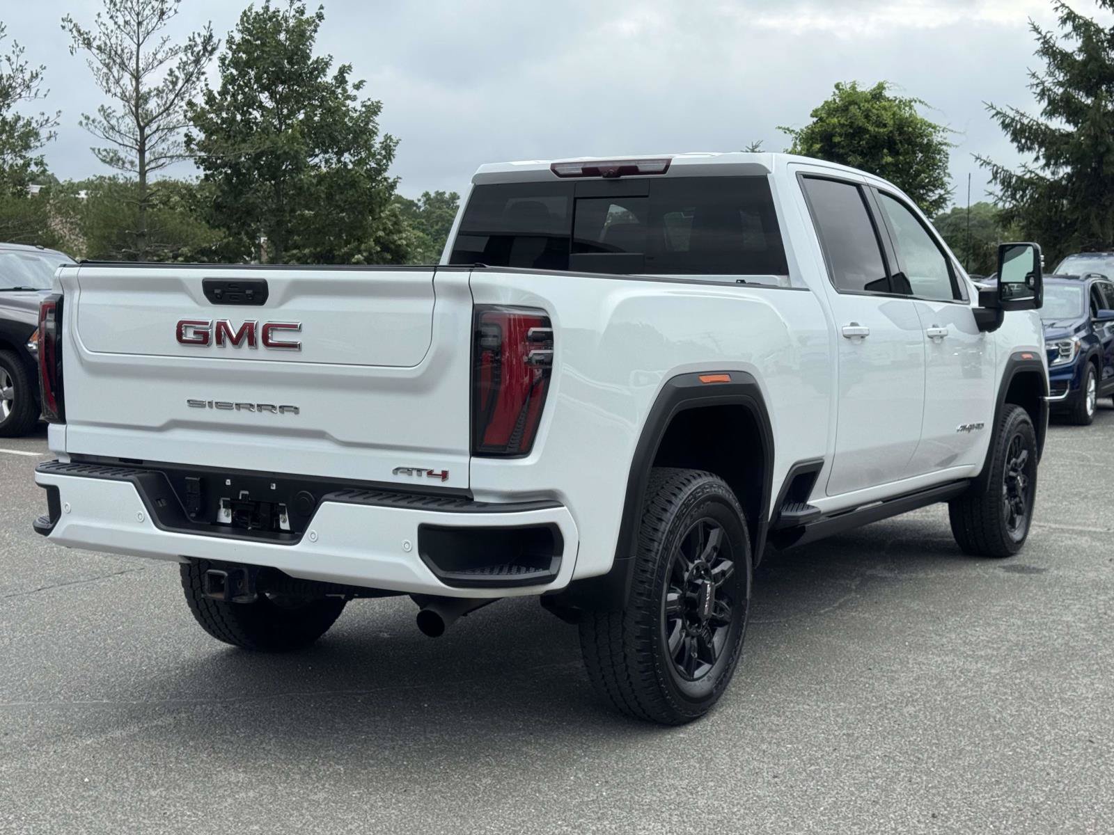 Used 2024 GMC Sierra 2500 AT4 w/ AT4 Premium Plus Package AWD/4WD image 5