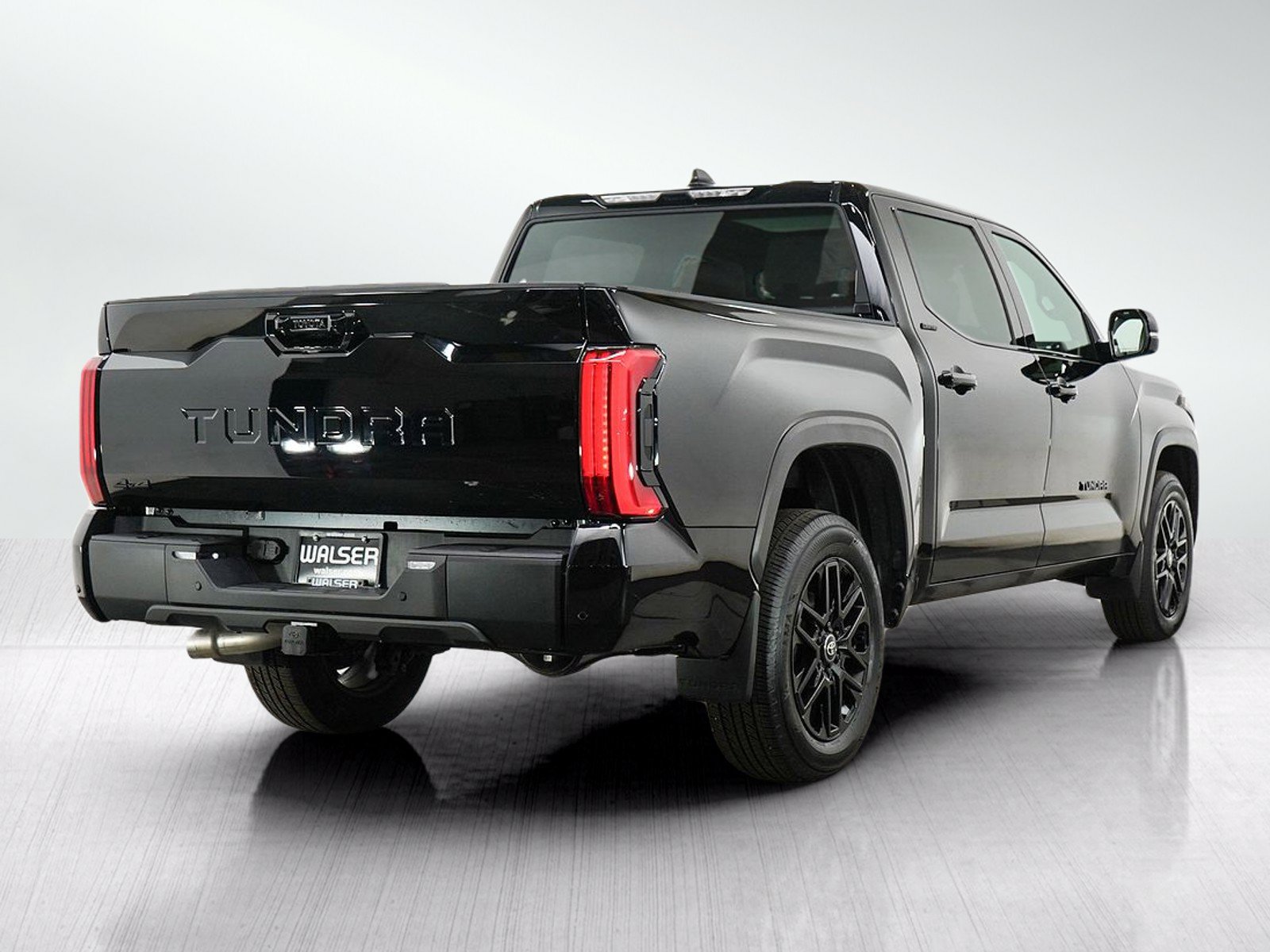 Used 2025 Toyota Tundra Limited AWD/4WD image 7