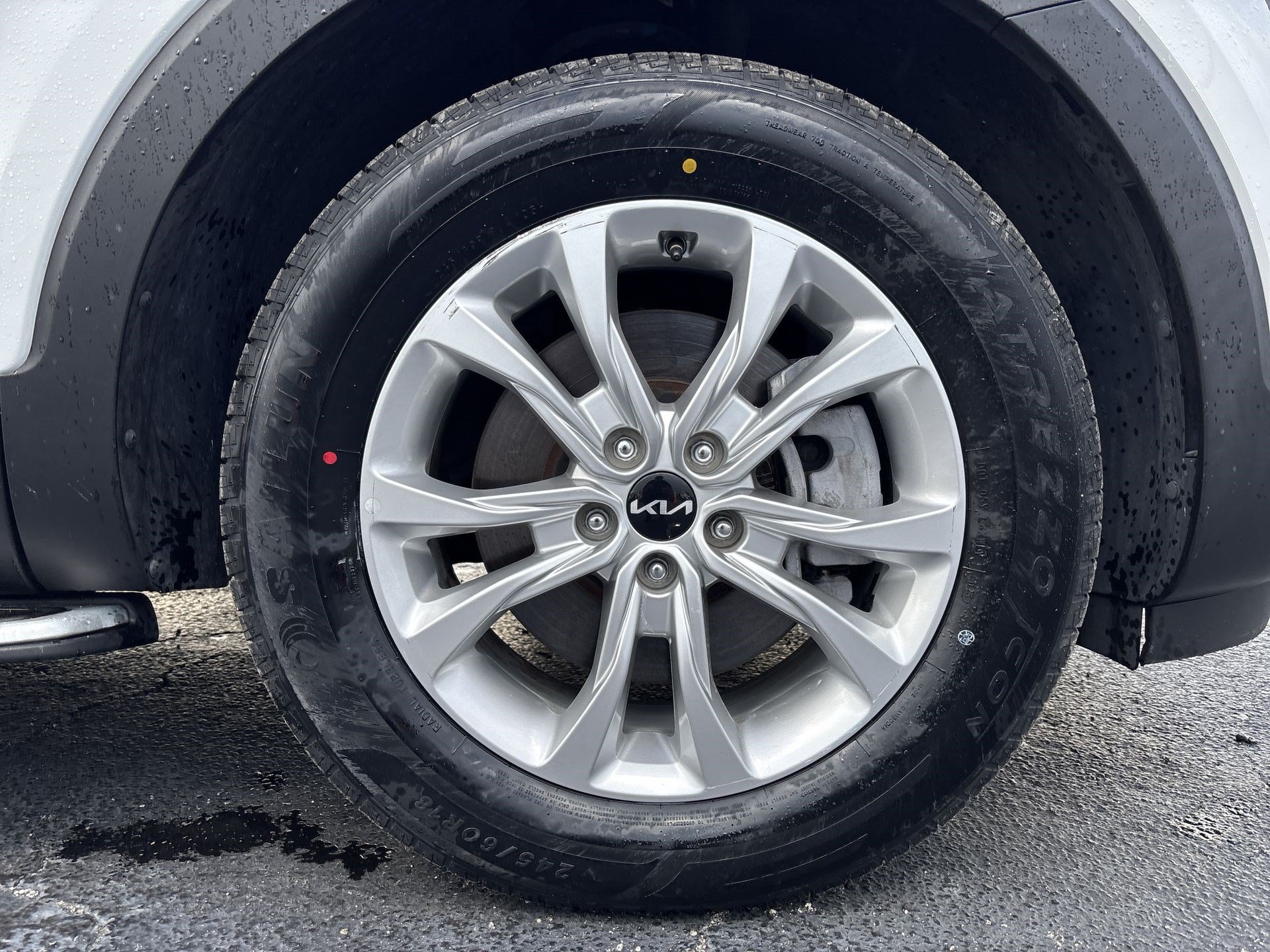 Used 2022 Kia Telluride LX FWD image 18