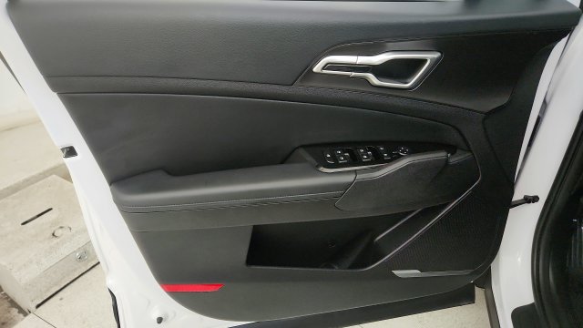 Used 2025 Kia Sportage EX FWD image 51