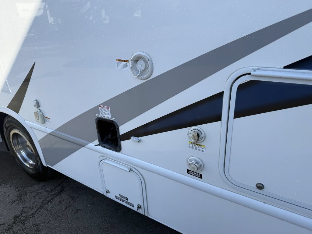 Used 2022 Ford E-450 and Econoline 450 Super Duty w/ Motorhome Prep Package RWD image 8