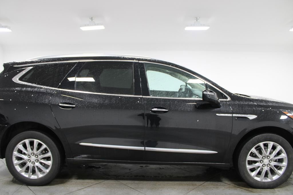 Used 2020 Buick Enclave Premium w/ Sun and Sites Package image 11